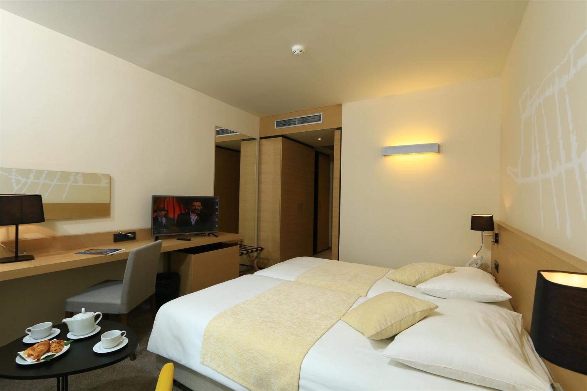 Aminess Liburna Hotel Korcula Town Ruang foto